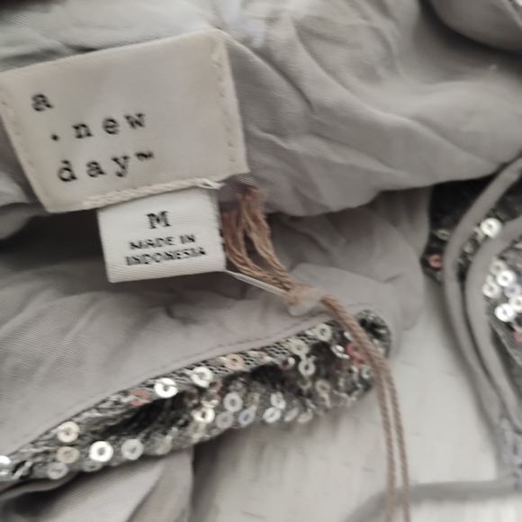 A New Day Silver Sequin Embellished Garment Size M - Picture 8 of 16